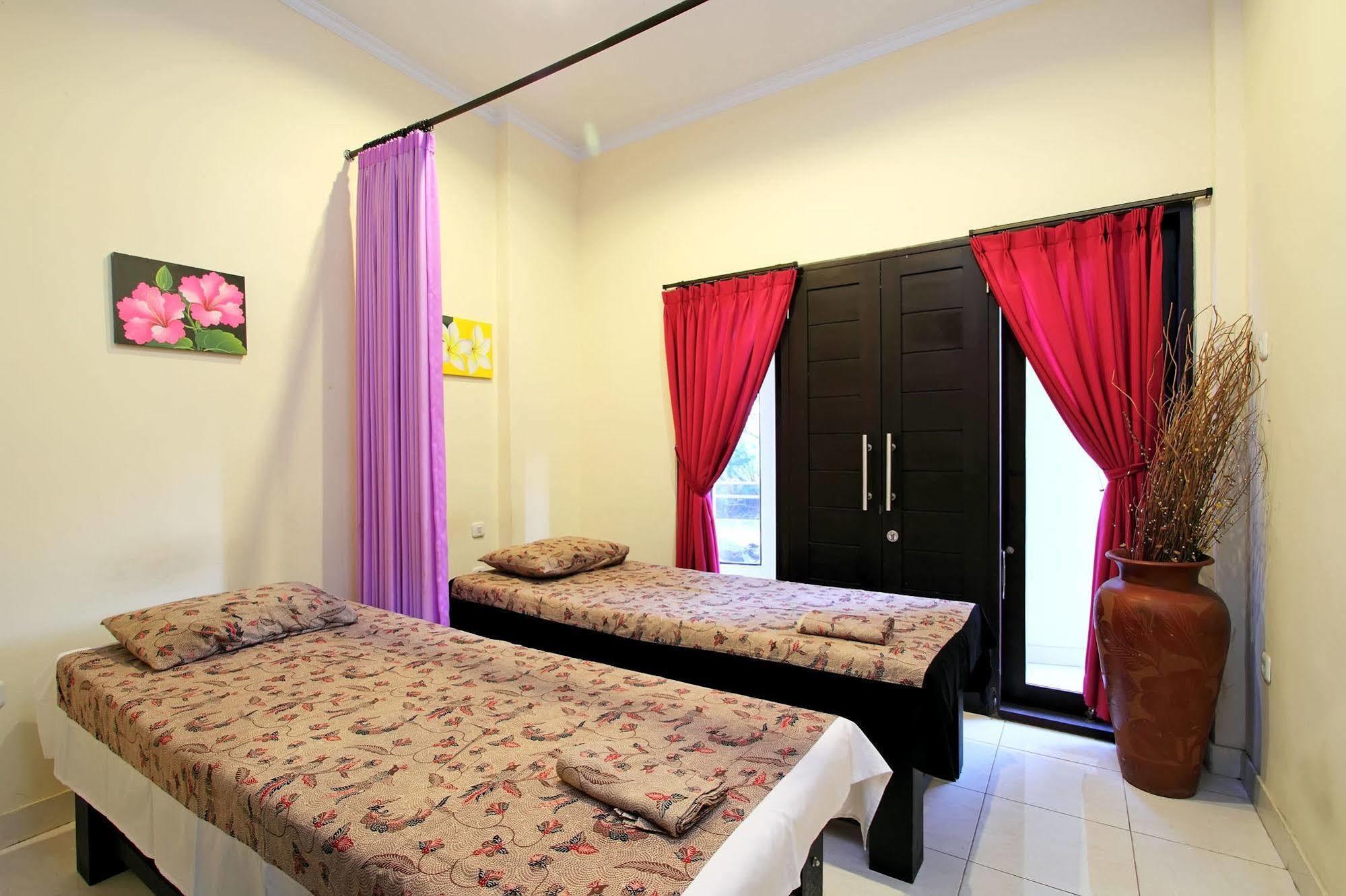 Ramantika Bali House Hotel Jimbaran  Ngoại thất bức ảnh