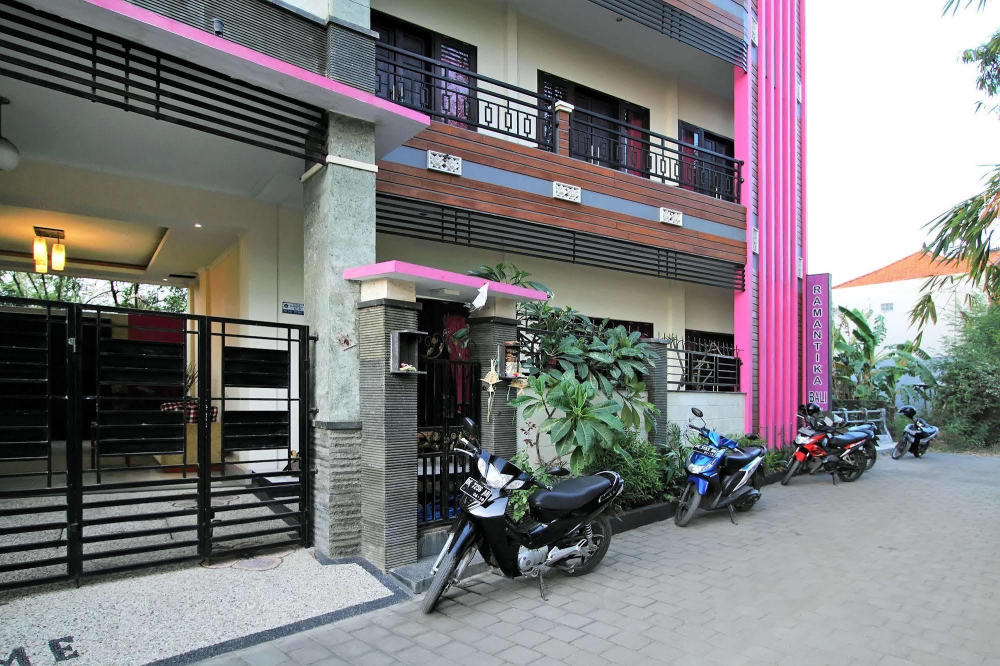Ramantika Bali House Hotel Jimbaran  Ngoại thất bức ảnh