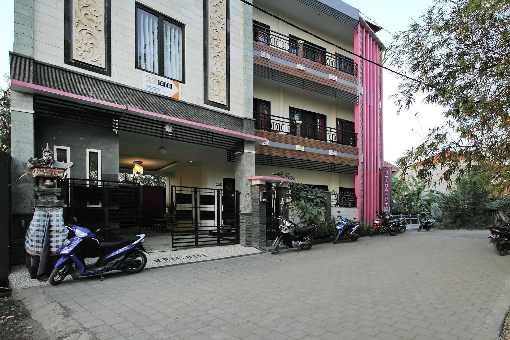 Ramantika Bali House Hotel Jimbaran  Ngoại thất bức ảnh